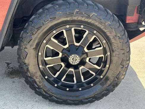 Used 2003 HUMMER H2 w/ Preferred Equipment Group AWD/4WD image 27