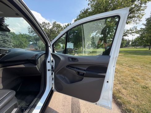 Used 2019 Ford Transit Connect XL FWD image 15