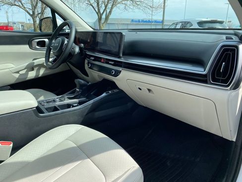 Used 2025 Kia Sorento S w/ Panoramic Sunroof Package image 48