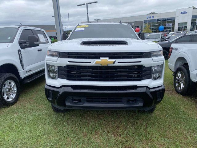 Used 2024 Chevrolet Silverado 2500 Custom w/ Custom Value Package AWD/4WD image 2