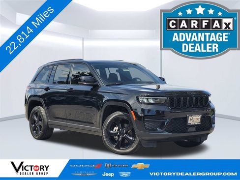 Used 2023 Jeep Grand Cherokee Altitude AWD/4WD image 1