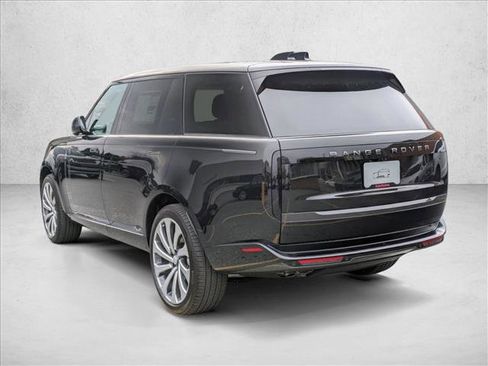 New 2025 Land Rover Range Rover Long Wheelbase SE image 9