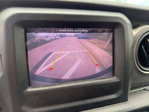 Used 2021 Jeep Wrangler Sport AWD/4WD image 20