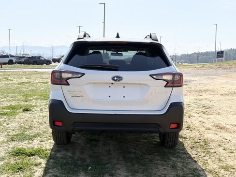 Certified 2025 Subaru Outback Premium AWD/4WD image 10