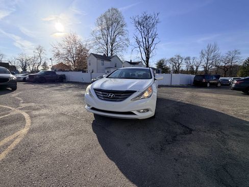 Used 2013 Hyundai Sonata SE image 2