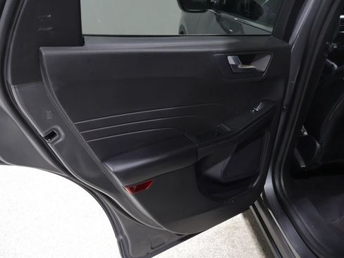 Used 2024 Ford Escape Platinum AWD/4WD image 16