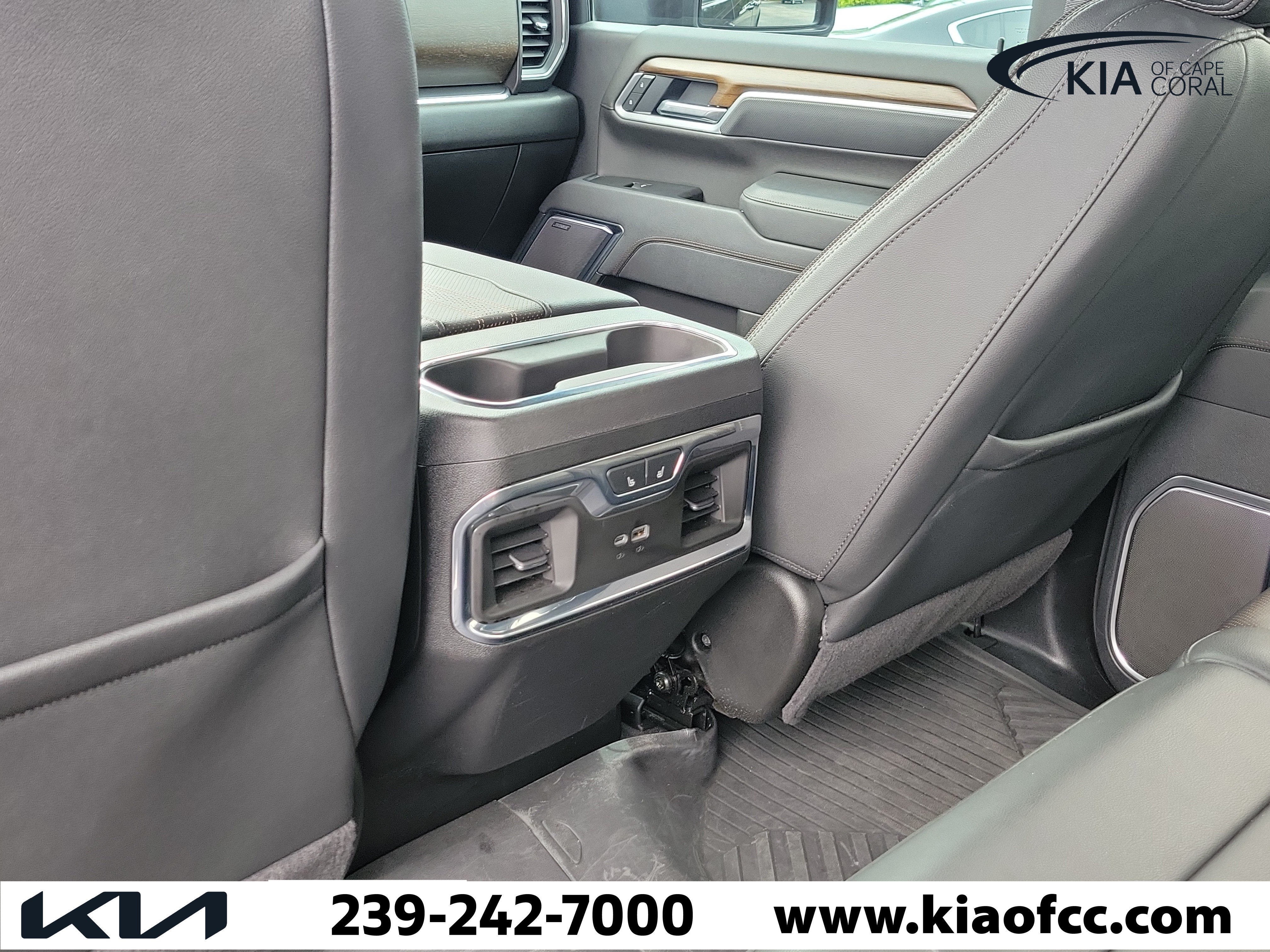 Used 2025 Chevrolet Silverado 2500 High Country w/ Midnight Edition AWD/4WD image 12