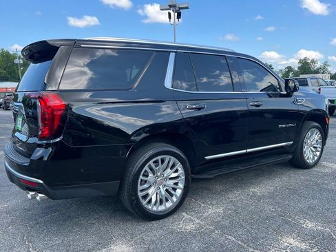Used 2024 GMC Yukon Denali w/ Advanced Technology Package AWD/4WD image 3