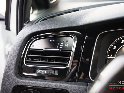 Used 2019 Volkswagen Golf R 4-Door AWD/4WD image 24