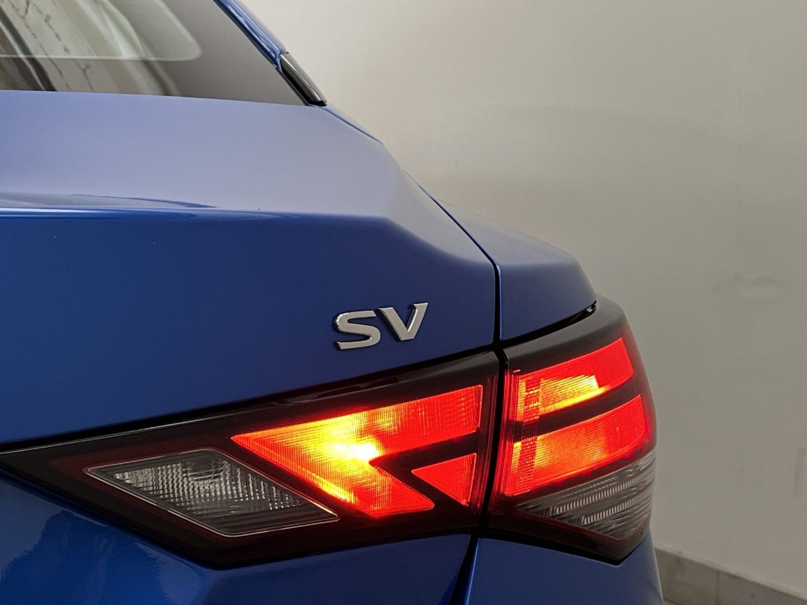 Used 2024 Nissan Sentra SV FWD image 30