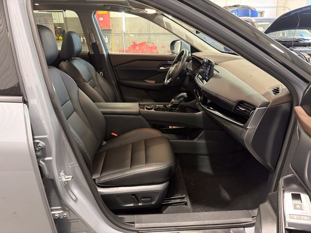 Certified 2023 Nissan Rogue SL w/ SL Premium Package AWD/4WD image 17