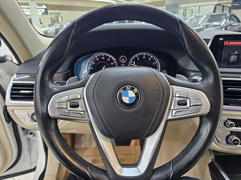 Used 2019 BMW 740i RWD image 32