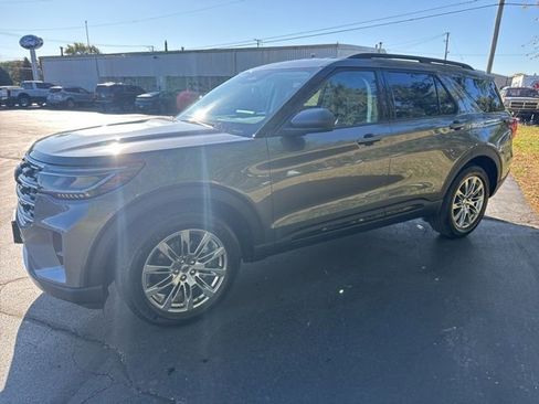 New 2026 Ford Explorer Active w/ Active Comfort Package image 2