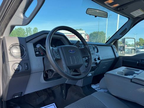 Used 2014 Ford F250 XL w/ Power Equipment Group AWD/4WD image 14