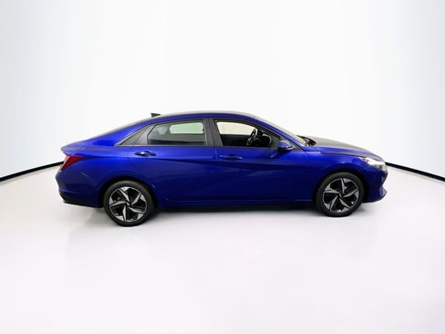 Used 2023 Hyundai Elantra SEL w/ Convenience Package FWD image 4