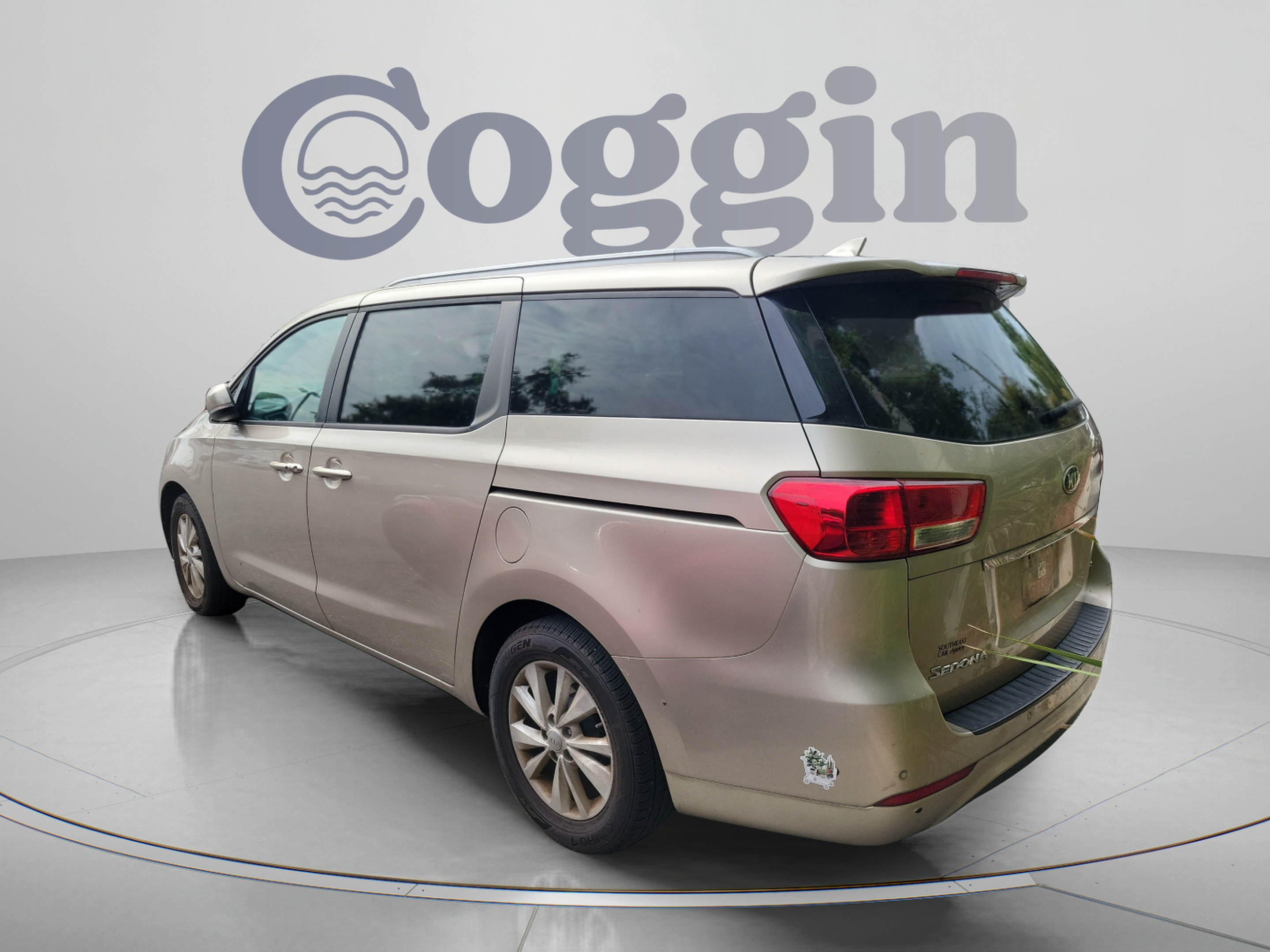Used 2017 Kia Sedona LX w/ LX Essentials Premium Package FWD image 3