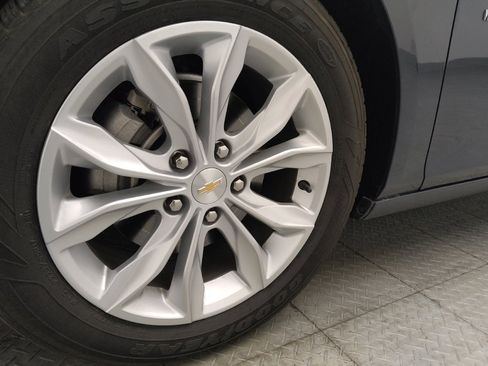 Used 2025 Chevrolet Malibu LT FWD image 31