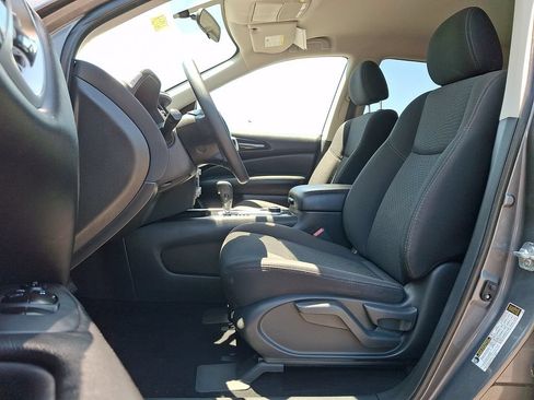 Used 2020 Nissan Pathfinder S AWD/4WD image 14