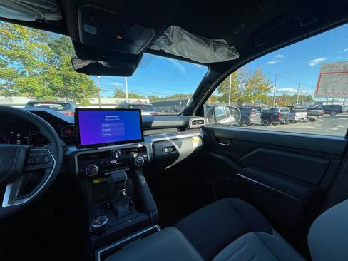 New 2025 Toyota Tacoma TRD Off-Road image 10