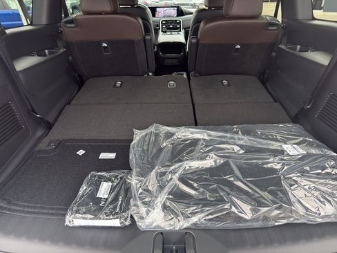 New 2026 Nissan Armada SL w/ Captain's Chari Seat Package AWD/4WD image 38
