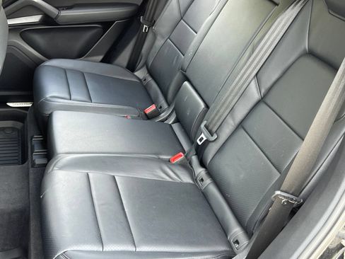 Certified 2025 Porsche Cayenne AWD/4WD image 17