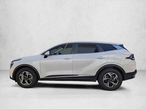 Used 2025 Kia Sportage LX FWD image 9