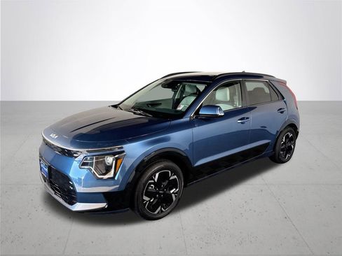 Certified 2023 Kia Niro Wind FWD image 2