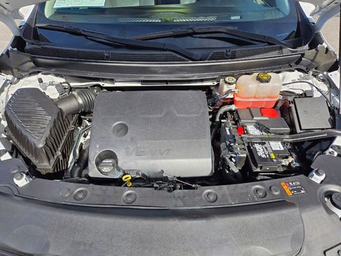 Used 2022 Buick Enclave Essence image 18