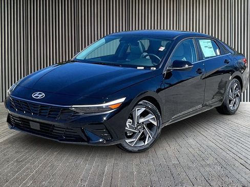 New 2026 Hyundai Elantra Limited image 2