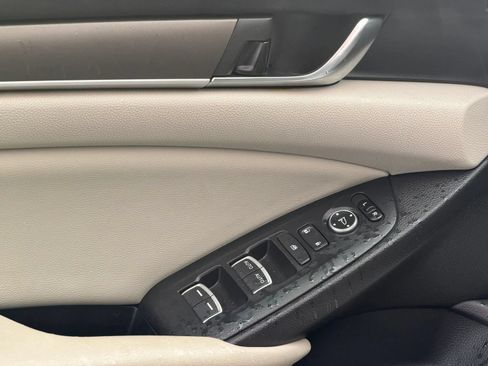 Used 2018 Honda Accord LX image 7