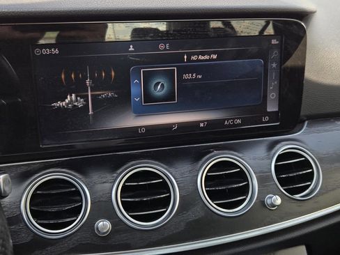 Used 2018 Mercedes-Benz E 300 image 21