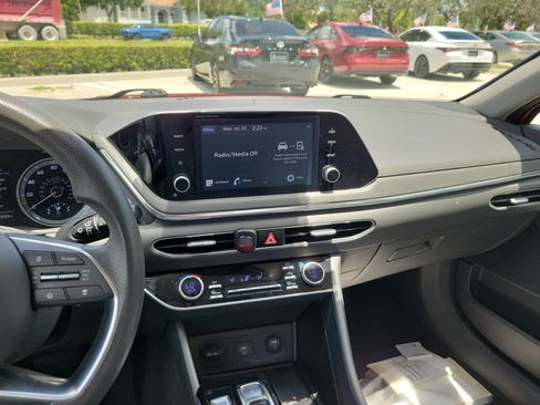 Used 2021 Hyundai Sonata SEL FWD image 16