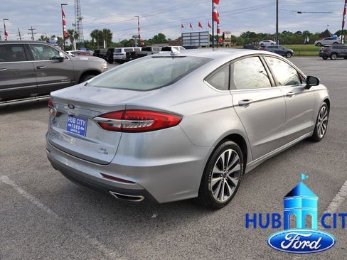 Used 2020 Ford Fusion SE AWD/4WD image 5