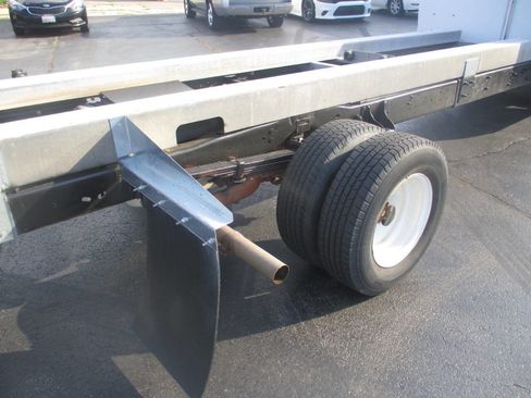 Used 2011 Ford E-450 and Econoline 450 Super Duty image 8