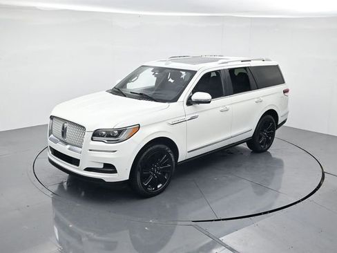 Used 2024 Lincoln Navigator Reserve image 42