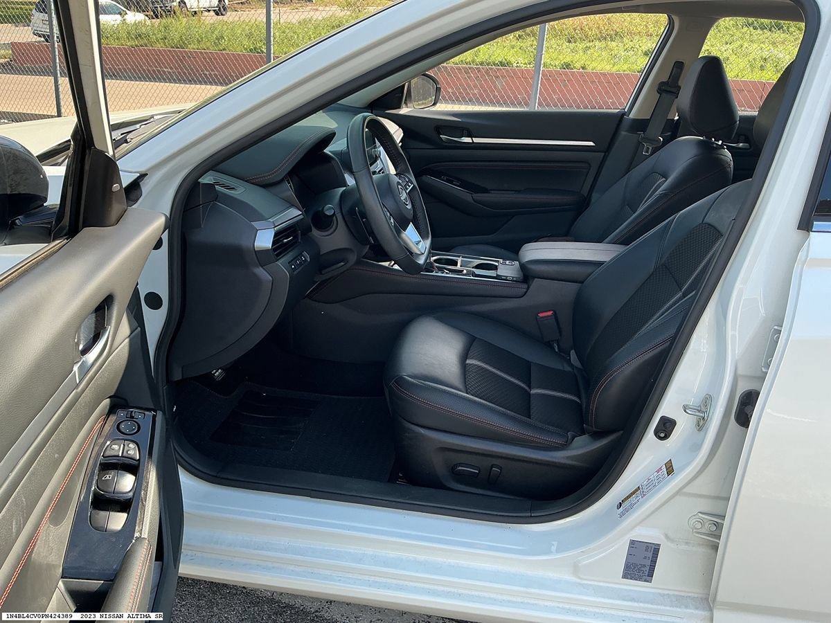Used 2023 Nissan Altima 2.5 SR FWD image 8