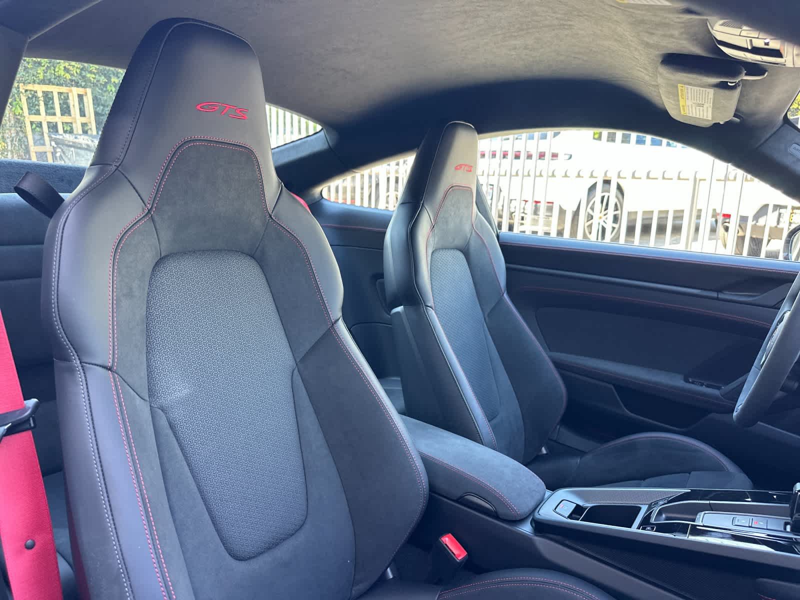 Certified 2025 Porsche 911 Carrera GTS RWD image 27
