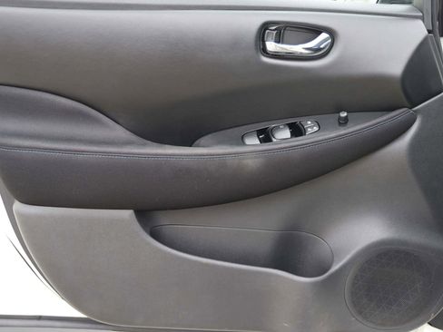 Used 2018 Nissan Leaf SV image 14