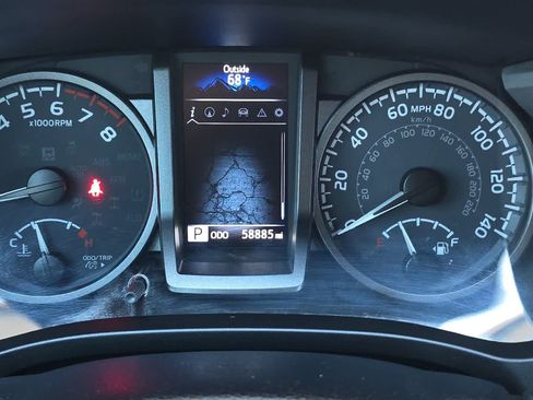 Used 2022 Toyota Tacoma TRD Off-Road w/ Technology Package AWD/4WD image 24