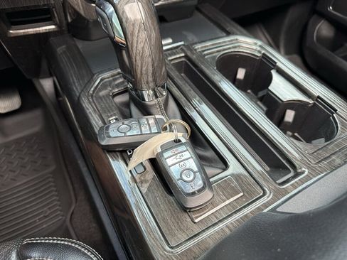 Used 2018 Ford F150 Lariat w/ Equipment Group 502A Luxury AWD/4WD image 7