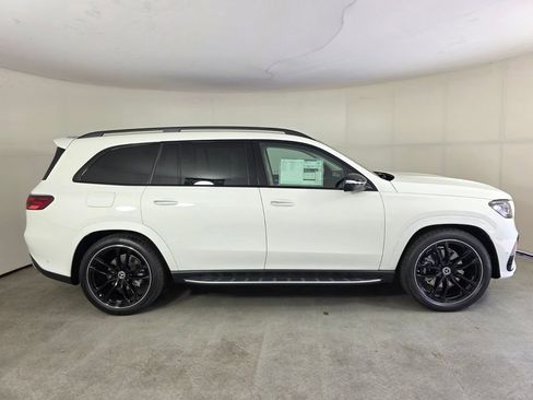 New 2026 Mercedes-Benz GLS 450 4MATIC image 3