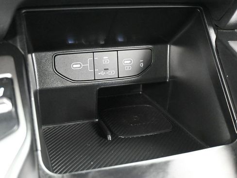 Used 2025 Kia Sorento S FWD image 24