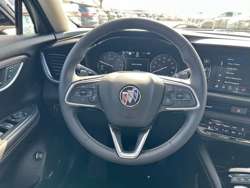 Used 2023 Buick Envision Avenir image 10