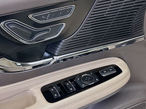 Used 2022 Lincoln Corsair AWD w/ Equipment Group 101A image 15