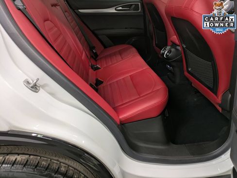 Used 2024 Alfa Romeo Stelvio Veloce AWD/4WD image 27