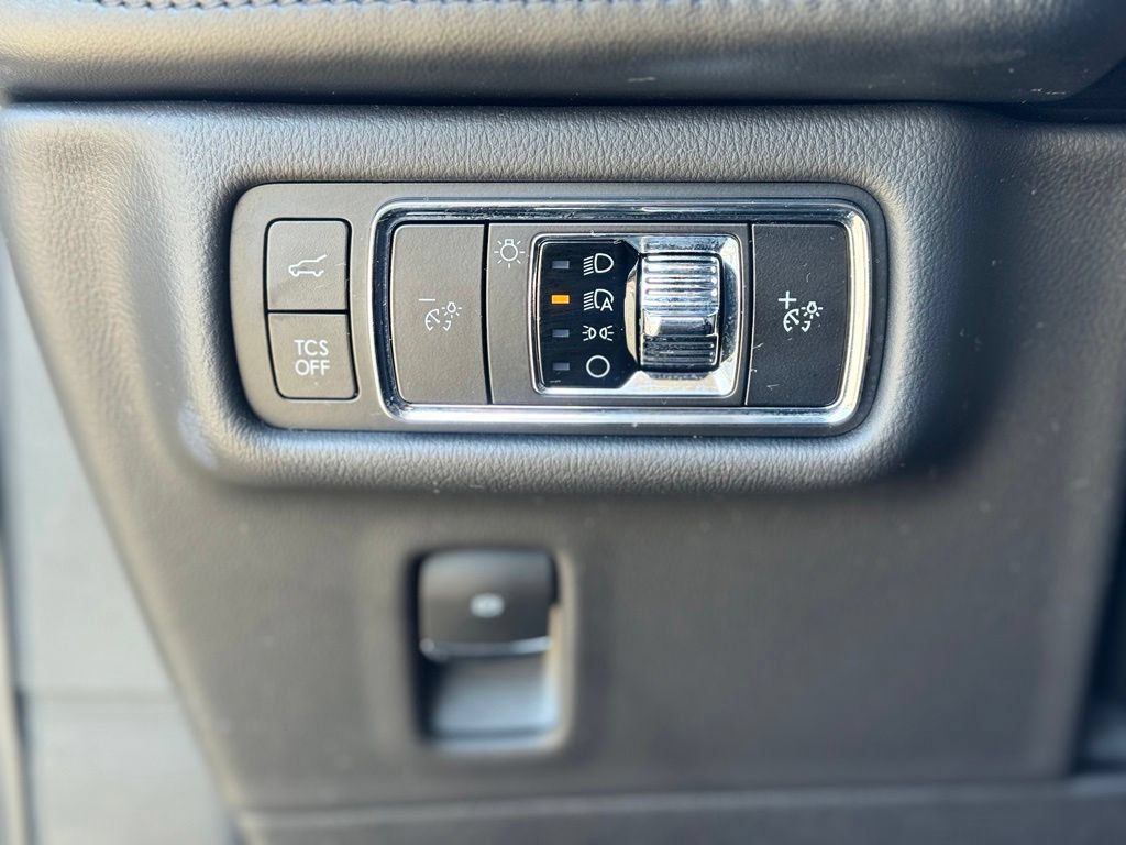 Used 2023 Lincoln Nautilus Reserve AWD/4WD image 21