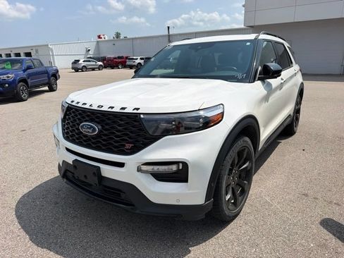 Used 2023 Ford Explorer ST w/ Technology Package AWD/4WD image 3
