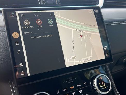 Used 2025 Jaguar F-PACE R-Dynamic S image 15