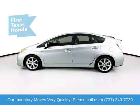 Used 2014 Toyota Prius Three image 4