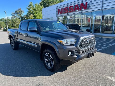 Used 2019 Toyota Tacoma TRD Sport w/ Technology Package AWD/4WD image 1